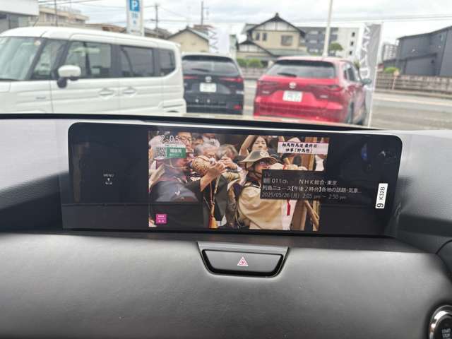 フルセグTV/12.3インチセンターディスプレイ