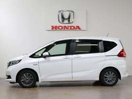 ボディカラーはプラチナホワイトパールです。