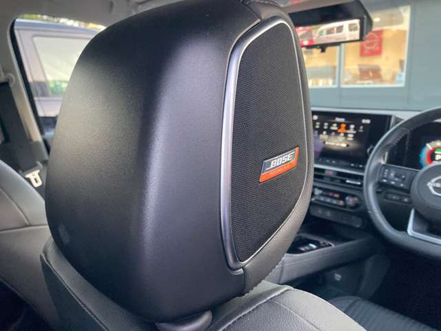 運転席・助手席にはBOSEのヘッドレスト内臓スピーカーを搭載しております。ドライブをより一層楽しむことができます。