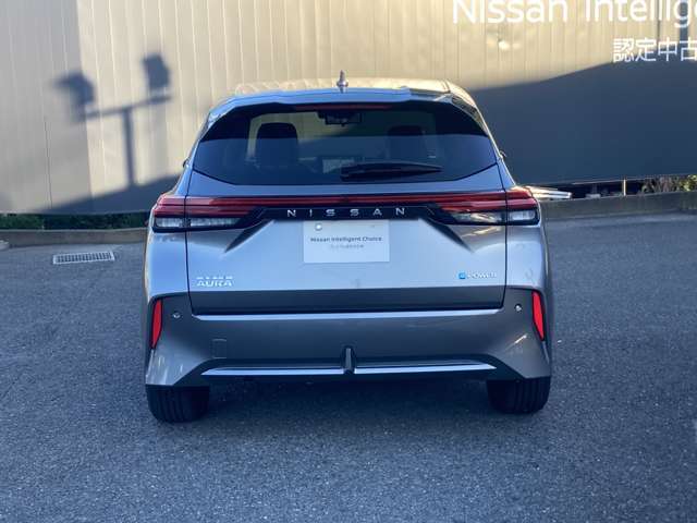 スッキリとした　リヤ廻り　ガラスも大きく視界は良好です