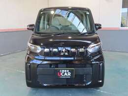 フロントカメラにより前方車輌や歩行者を検知。衝突の危険があるときは警報や衝突被害軽減ブレーキで衝突被害を軽減、または衝突を回避。安全運転をサポートします。