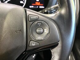 【アダプティブクルーズコントロール】高速道路での長距離走行が楽に！！自動で速度を保つクルーズコントロールが、衝突軽減システムと連携し、前方の車両を感知して車間を保つように速度調節してくれます！！