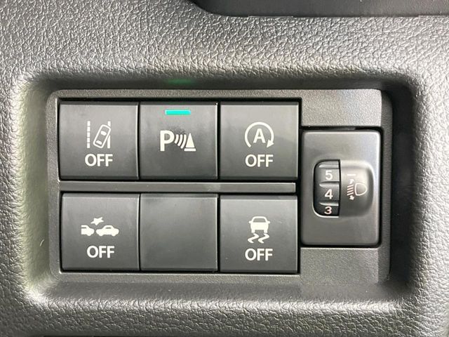 【コーナーセンサー】バンパーに付いたセンサーが障害物を検知！一定の距離に近づくとアラートで教えてくれます♪狭い駐車スペースや車庫入れ時も安心ですね☆