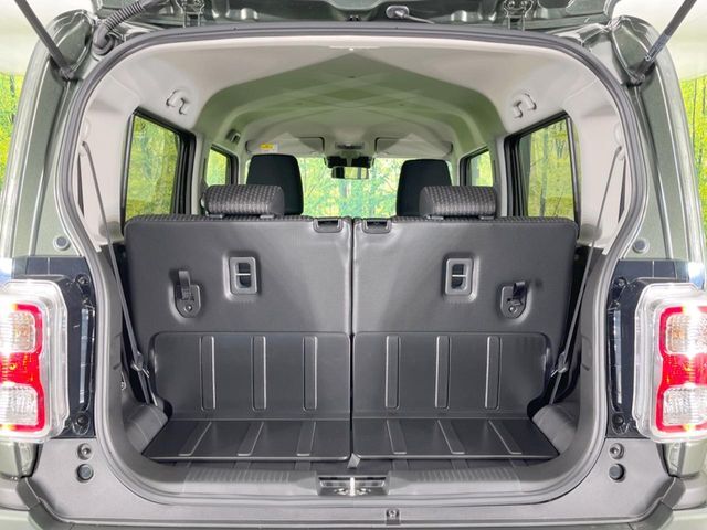 普段のお買い物や通勤、送迎等に十分な荷室スペースを確保しております。セカンドシートを倒すと、大きな荷物の積載も可能です♪