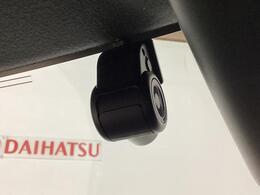 当店はメーカー直営のダイハツ正規ディーラーです。厳選された中古車をきっちりと整備してお納めいたしますので、安心のカーライフをご堪能いただけます☆