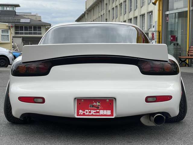 ロータリーE/Gの事ならお任せください。当店基本点検整備に、RX-7専用のチェック項目をプラスして、リフト完備の自社工場にて、整備士がしっかり点検整備後、日本全国どこへでもご納車させて頂きます。
