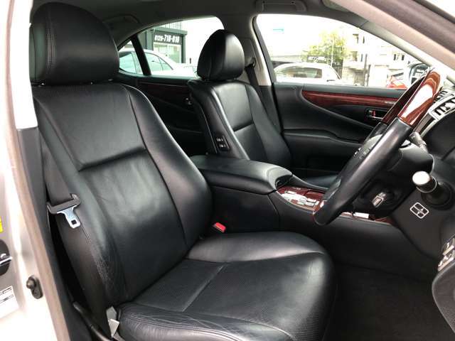 内外装は現況優先となります。現車確認をお願いいたします。