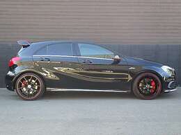 前後共にフェンダーギリギリのツライチ仕様です。