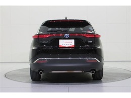 全国トヨタディーラーの中でも数少ない、トヨタ認定検査員が1台ずつ内外装をチェック。