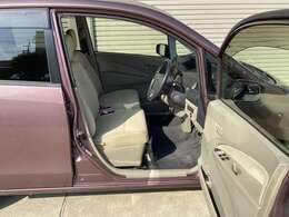 車検・整備・修理・鈑金はもちろんのこと、社外のナビ、ETC、社外パーツ等々の取り付けも承ります。お気軽にご相談ください。