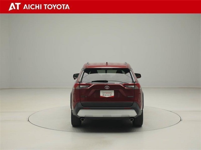『TOYOTA認定中古車』は「まるごとクリーニング」で綺麗な内外装、「車両検査証」はプロによるチェック、買ってからも安心の「ロングラン保証」、3つの安心安全を標準装備したトヨタのブランドU-Carです