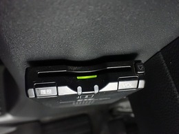 デザインスッキリのビルトイン『ETC』！高速道路の特典はもちろん、キャッシュレスなので料金所では徐行するだけで通過可能です！