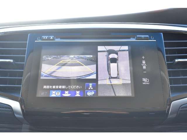バックカメラが装備されており、後方の安全確認はもちろんのこと狭い場所での駐車や雨の日・夜間など視界の悪いコンディションでのストレスの軽減にもなります！