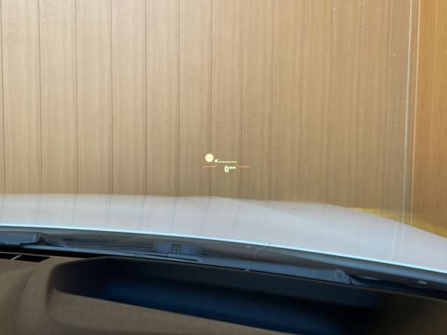 全車、納車日からのあんしん保証付き（部分保証、輸入車1ヶ月、国産車3ヶ月）。中古車は不安というお客様の声にお応えし、あんしんの保証を実現致しました。