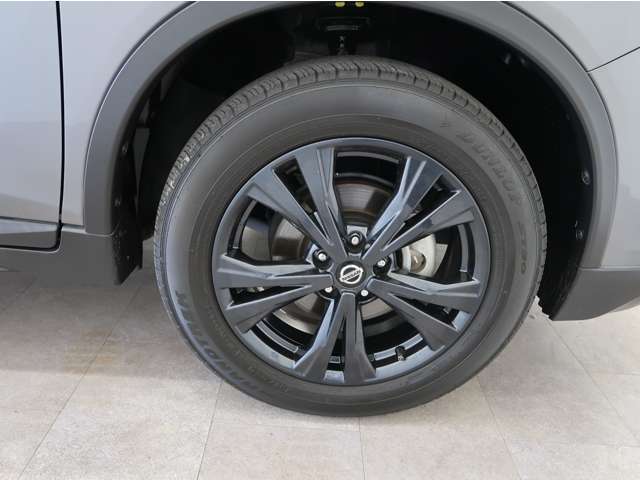 純正18インチアルミ　タイヤサイズ255/60R18