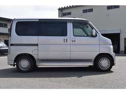 【クリーニング】納車前にもう一度、内・外装仕上げを行います！（自社スタッフによるクリーニングですが、一生懸命頑張らせていただきます