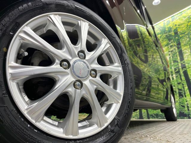 【14インチアルミホイール】外観にマッチしたアルミホイールを装着しております。各種アルミホイールや、スタッドレスタイヤも取扱いしております。是非ご相談ください♪