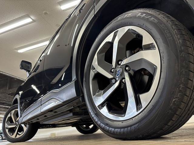 純正18インチアルミホイール装備！！