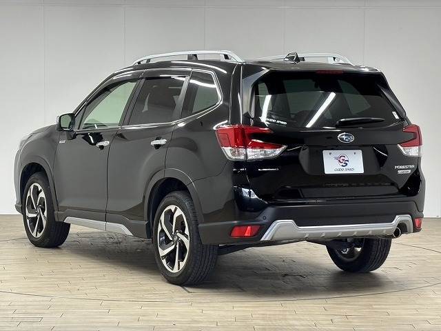 アクセスは、九州縦貫自動車道福岡IC、最寄り駅は貝塚駅までお迎えにあがります。