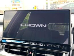 【12.3インチワイドナビ】高級感とインパクトのある大型ワイドナビを装備。各種オーディオ操作はもちろん、横長ワイド画面でのマップ2分割表示など、利便性も高いナビです♪