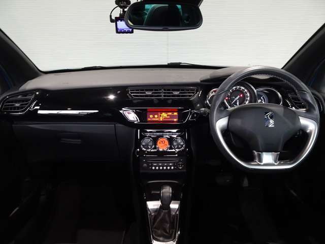 全国納車可能で御座います。納車方法及び費用に付きましては、気軽にコーディネーターまでご相談下さいませ。遠方のご納車際も我々がしっかりサポートさせて頂きます。お気軽にスタッフまでご相談下さいませ。