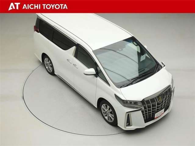 両側パワースライドドア付きだから、狭い駐車スペースなどでの乗り降りラクラク♪小さなお子さまのいるご家庭には嬉しい装備です。