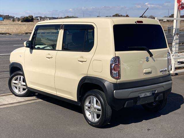 多走行車となりますので保証はございません。