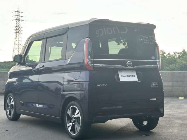 軽自動車ですが室内は十分な広さがあります。是非、実車を見に来てください。