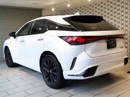 新型RXが入荷致しました☆最上級グレード『RX500h　Fスポーツ　パフォーマンス』です♪標準装備やオプション装備も充実しています☆