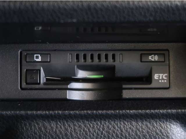 ETC車載器付きです。高速道路の料金所もスムーズに通過できます。