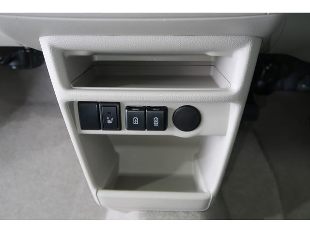 【USBソケット】Type-AとType-Cが使えます♪携帯電話の充電などにとっても便利♪【シートヒーター】寒い日に重宝するシートヒーターも装備◎