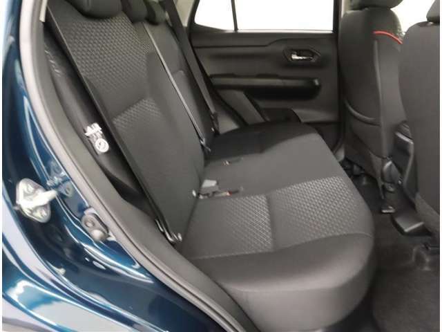 後席シートまわりになります。