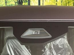 【スズキ　セーフティサポート】走行中に前方の車両等を認識し、衝突しそうな時は警報とブレーキで衝突回避と被害軽減をアシスト。より安全にドライブをお楽しみいただけます。