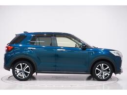 県内13店舗にて常時500台以上ダイハツ車を展示中です。見て、触って、納得のいく一台をぜひ見つけてください。