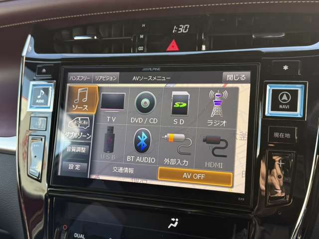 【アルパイン製9型ナビ】人気の大画面アルパインナビを装備。専用設計で車内の雰囲気にマッチ！ナビ利用時のマップ表示は見やすく、テレビやDVDは臨場感がアップ！いつものドライブがグッと楽しくなります♪
