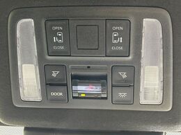 【両側パワースライドドア】スマートキーや運転席のスイッチで後席両側スライドドアの開閉が可能♪電動だから力を入れてドアを開ける必要が無く、小さなお子様でも簡単に開け閉めでき快適です♪