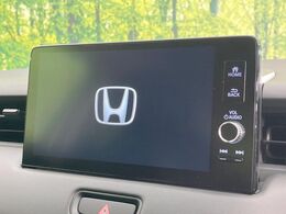 【9インチ　ホンダコネクトディスプレイ】視認性の高い大画面ディスプレイでナビの使用や、お持ちのスマートフォンと連携したbluetoothでの音楽再生が可能です♪