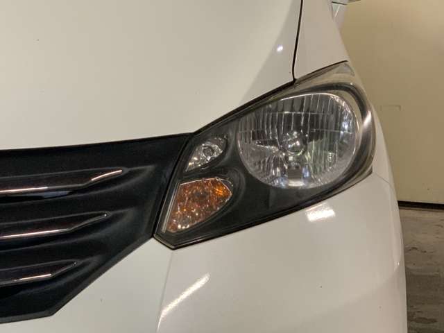 ヘッドライト磨き実施！！ぜひ現車確認いただきこの輝きをご体感ください♪