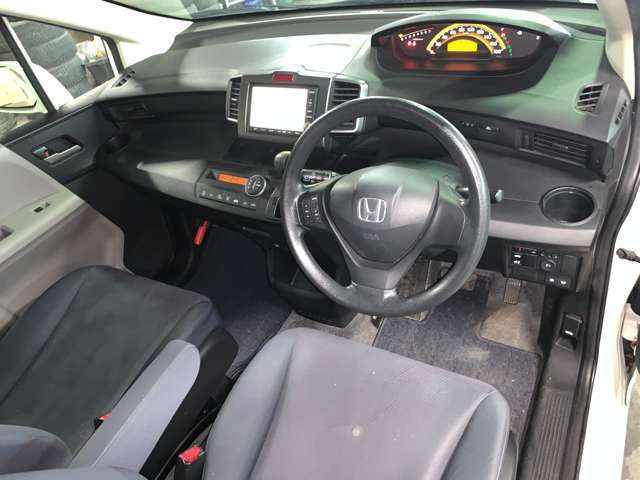 当店は車の品質に自信を持っております。なので、様々な角度から複数のお写真を載せております。