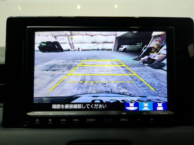 バックカメラの画像です。ガイドラインがスムースな車庫入れをサポートいたします！車庫入れの安心感がアップしますね☆