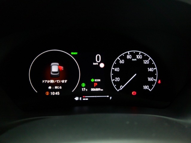 メーターも見易いレイアウトなので安心ドライブをサポートします☆