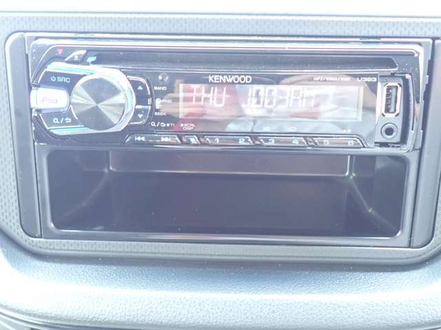 KENWOOD製のCDラジオチューナーが装備されております♪