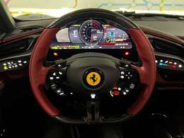 精悍なステアリングと先進的なインターフェース。まさに「操る悦び」を体現するドライバーズビューです。