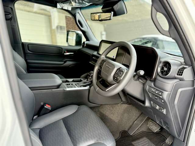 シートヒーター＆シートベンチレーション付本革シートが装備されます