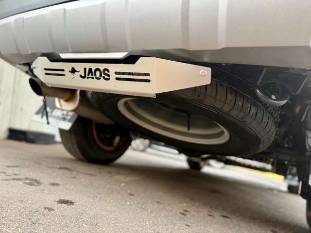 JAOSマッドガード3 ブラックセットが前後装着されます　JAOS  リヤスキッドプレート　ブラスとが装着されます