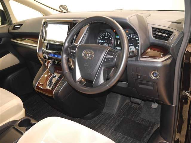 上質感あるインパネ周り！