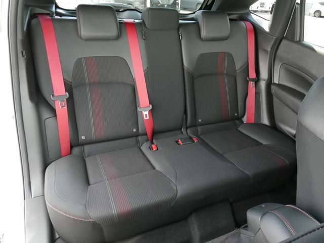 セカンドシートもゆったりです。