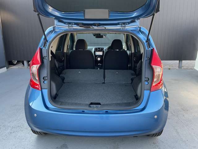 これだけの荷物収納スペースが広がります。