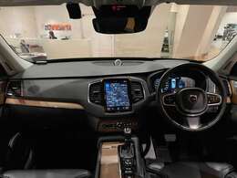 LIBERALAは、輸入車選びの新たなスタイルを提案するインポート・セレクト・ブランドです。オーナー様となる方がクルマから直接感じる感性を第一にした、最良の一台との出会いをコーディネートいたします。