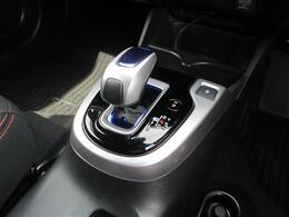 安心の全車保証付き！（※部分保証、国産車は納車後3ヶ月、輸入車は納車後1ヶ月の保証期間となります）。その他長期保証(有償)もご用意しております！※長期保証を付帯できる車両には条件がございます。